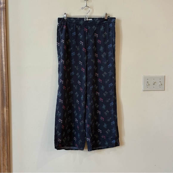 Marine Layer Kiley Pants in Black Floral. - Picture 2 of 5